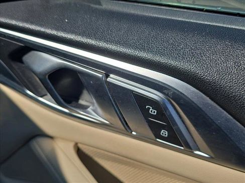 Used 2022 BMW 430i xDrive Convertible w/ Convenience Package image 17