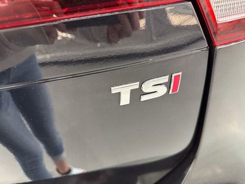 Used 2018 Volkswagen Tiguan SE FWD image 10
