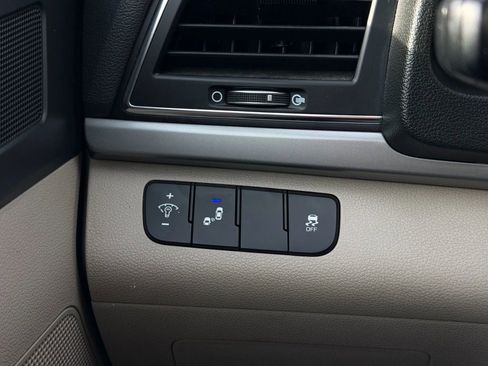 Used 2018 Hyundai Elantra Value Edition image 23