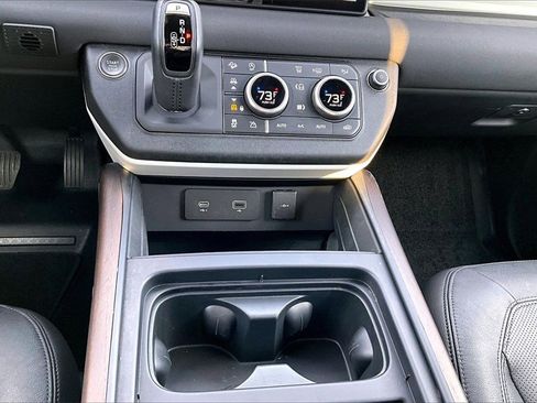 Used 2023 Land Rover Defender 110 S image 24