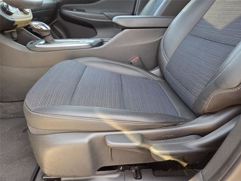 Used 2025 Buick Envista Preferred FWD image 13