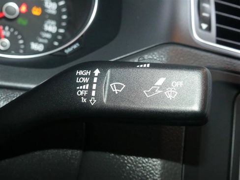 Used 2015 Volkswagen Jetta SE FWD image 36