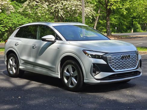 Used 2023 Audi Q4 e-tron Premium w/ Convenience Package image 8