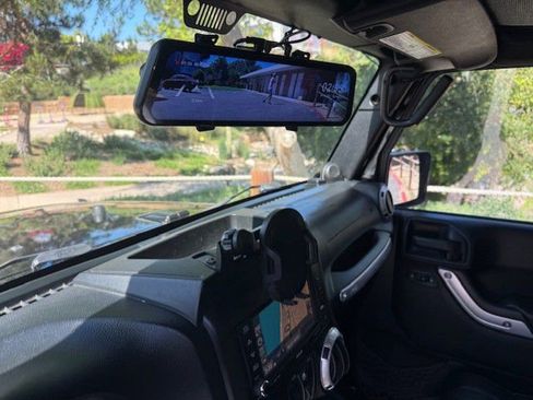 Used 2012 Jeep Wrangler Unlimited Rubicon w/ Connectivity Group AWD/4WD image 16