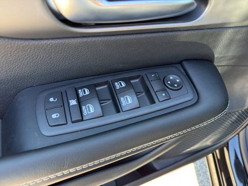 New 2027 Chrysler Pacifica Select AWD/4WD image 12