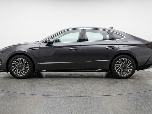 Used 2025 Hyundai Sonata SEL FWD image 5