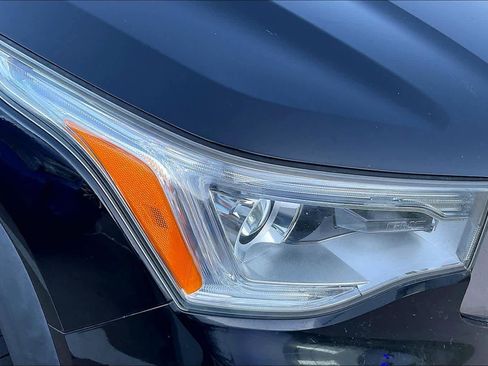 Used 2018 GMC Acadia SLT image 27