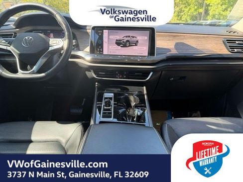 Used 2025 Volkswagen Atlas SEL AWD/4WD image 13