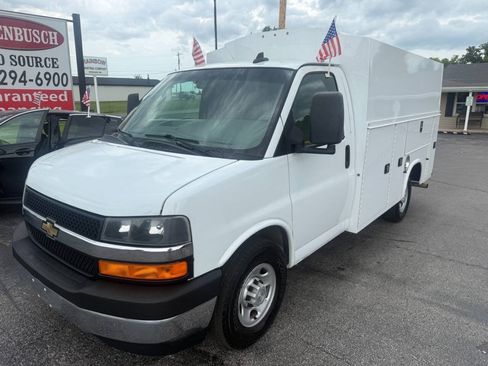Used 2019 Chevrolet Express 3500 w/ Power Convenience Package RWD image 2