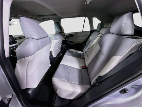 Used 2019 Toyota RAV4 XLE Premium FWD image 25