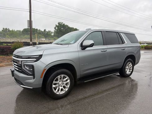 Used 2025 Chevrolet Tahoe LT RWD image 12