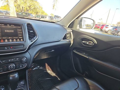 Used 2019 Jeep Cherokee Trailhawk w/ Trailer Tow Group image 10