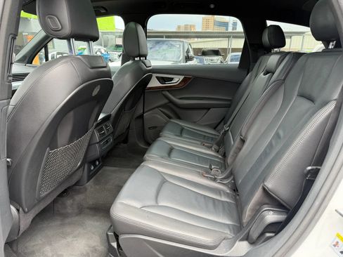 Used 2018 Audi Q7 2.0T Premium Plus w/ Premium Plus Package AWD/4WD image 14
