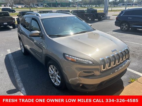Used 2018 Jeep Cherokee Latitude image 9