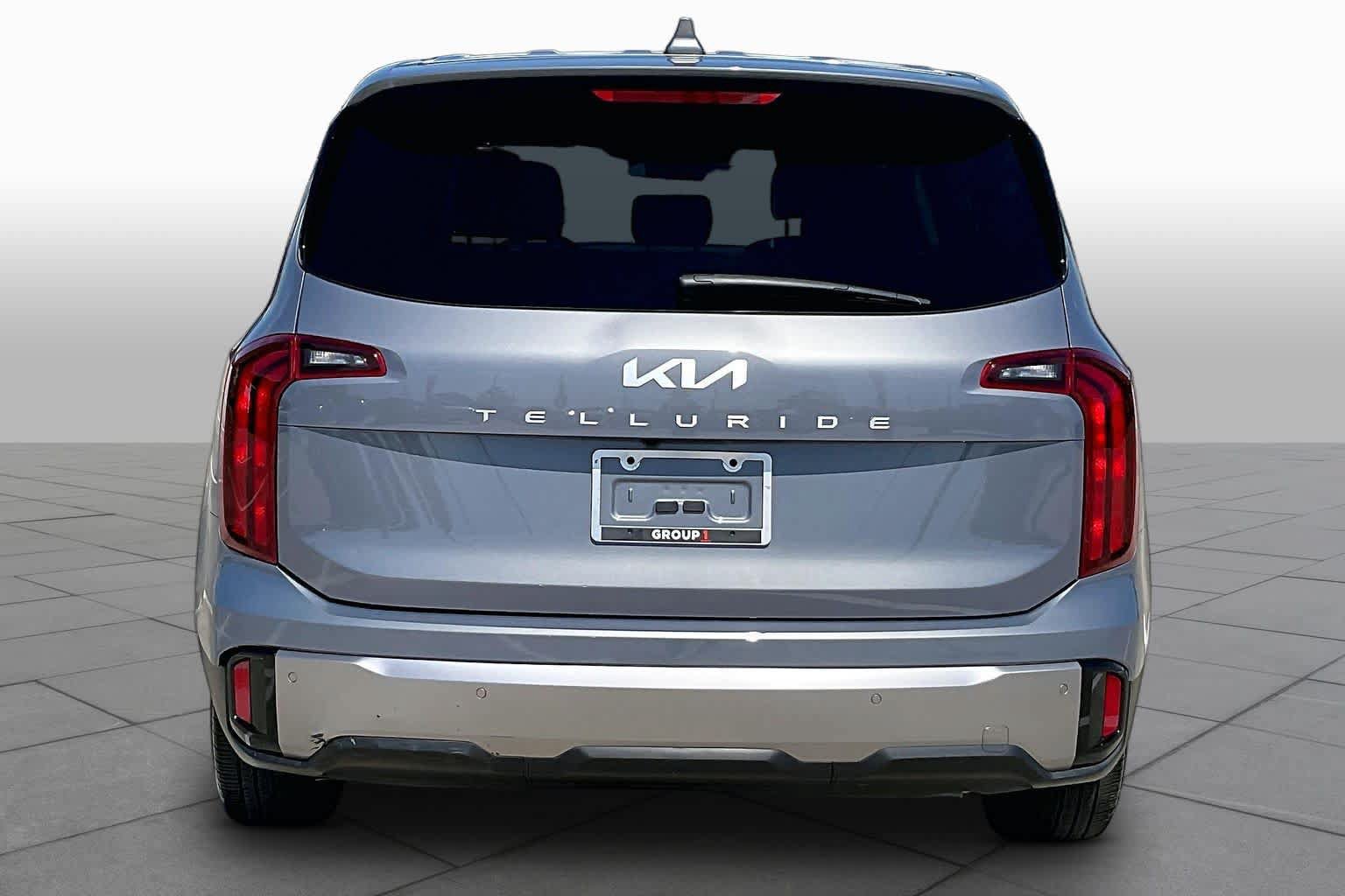 Used 2025 Kia Telluride LX FWD image 5