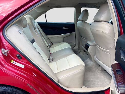 Used 2013 Toyota Camry XLE FWD image 26