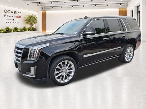 Used 2020 Cadillac Escalade Premium Luxury RWD image 4