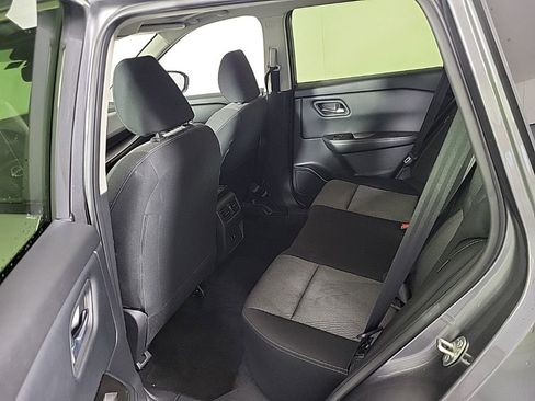 Used 2025 Nissan Rogue SV image 9