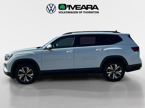 Used 2024 Volkswagen Atlas SE AWD/4WD image 2