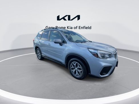Used 2021 Subaru Forester Premium image 2