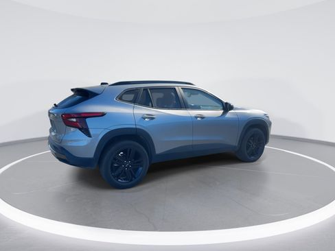 Used 2025 Chevrolet Trax ACTIV w/ Driver Confidence Package image 9