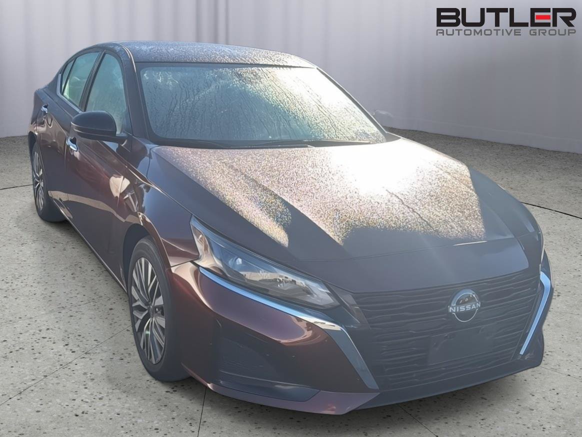 Used 2025 Nissan Altima 2.5 SV FWD image 5