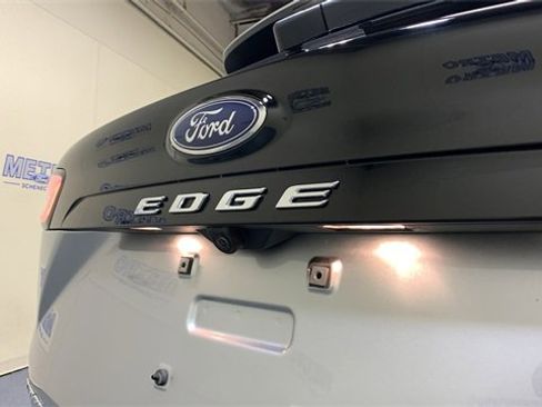 Certified 2024 Ford Edge Titanium image 17