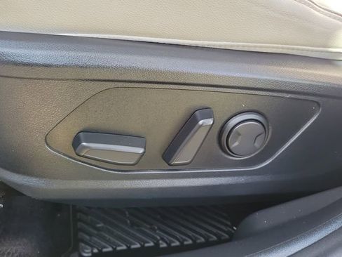 Used 2025 Hyundai Tucson Limited FWD image 12