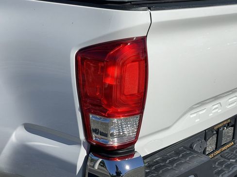 Used 2017 Toyota Tacoma SR5 image 15