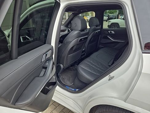 Used 2024 BMW X5 xDrive40i w/ M Sport Package AWD/4WD image 17