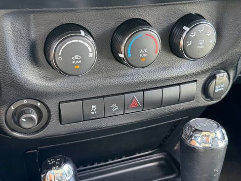 Used 2012 Jeep Wrangler Unlimited Sport AWD/4WD image 24