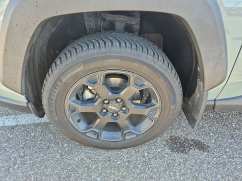 Used 2020 Toyota RAV4 TRD Off-Road w/ TRD Off-Road Weather Package AWD/4WD image 25