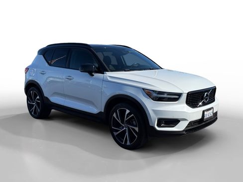 Used 2021 Volvo XC40 T5 R-Design w/ Climate Package AWD/4WD image 7