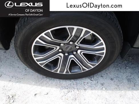 Used 2025 Jeep Wagoneer L Series II AWD/4WD image 1