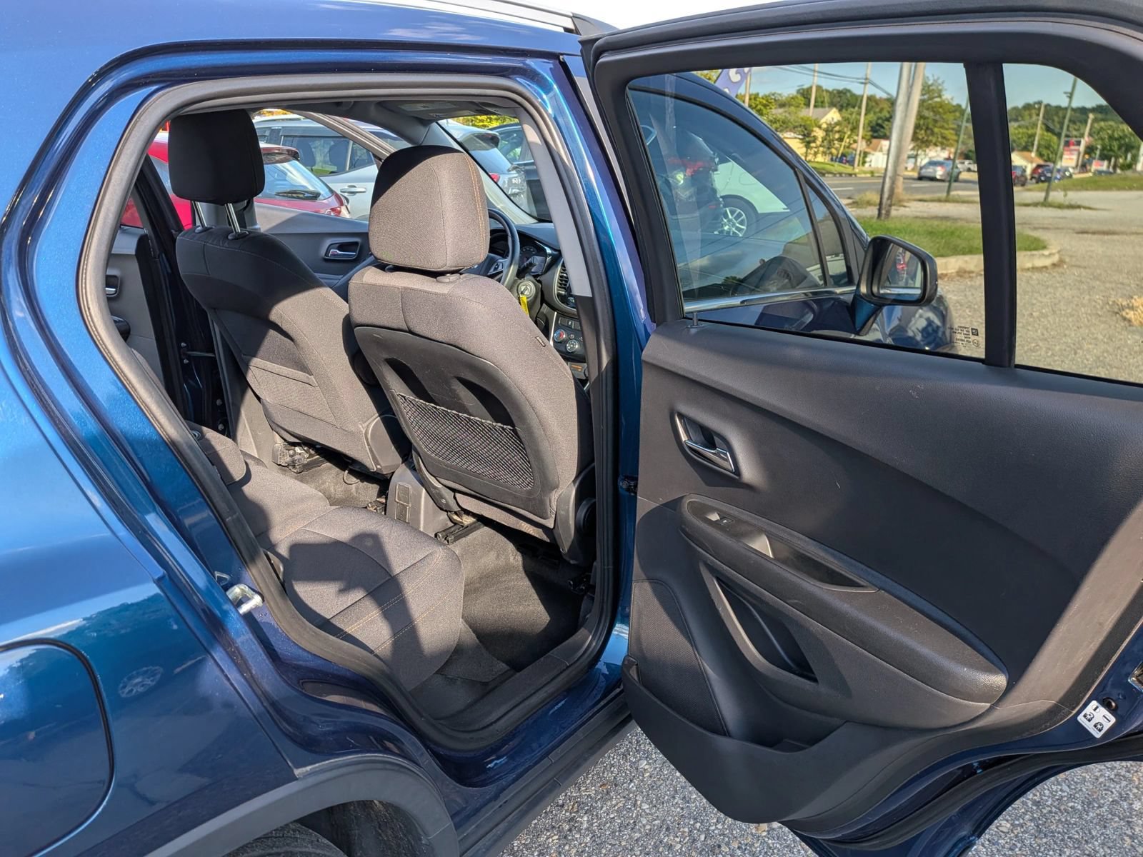 Used 2020 Chevrolet Trax LT FWD image 30