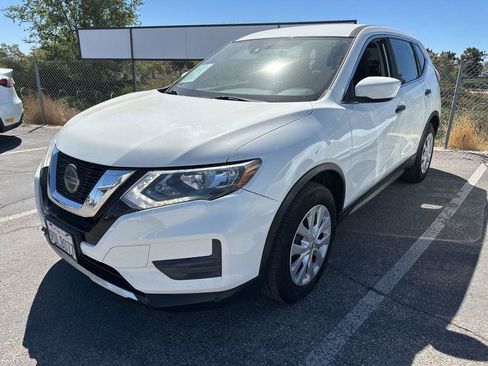 Used 2020 Nissan Rogue S FWD image 2