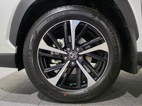 Used 2025 Toyota Corolla Cross XSE w/ Convenience Package image 22