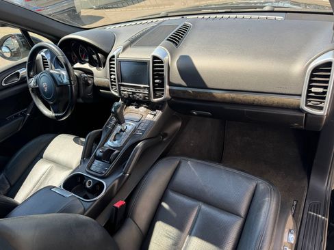 Used 2011 Porsche Cayenne AWD/4WD image 19