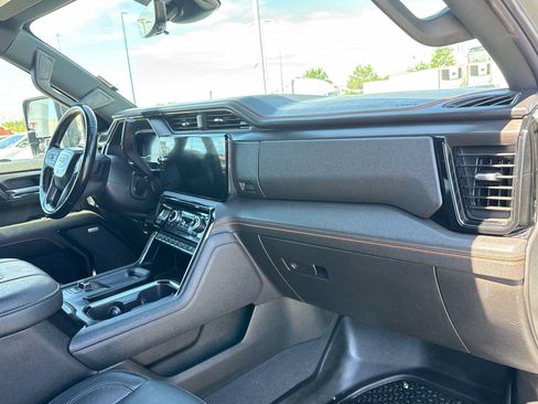 Used 2024 GMC Sierra 2500 AT4 w/ AT4 Premium Plus Package AWD/4WD image 19