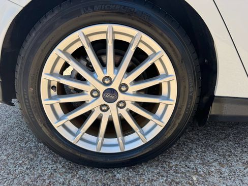 Used 2018 Ford Focus Electric Hatchback FWD image 11