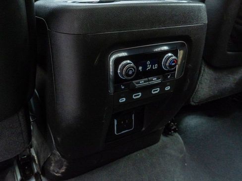 Used 2024 GMC Yukon XL Denali Ultimate AWD/4WD image 29