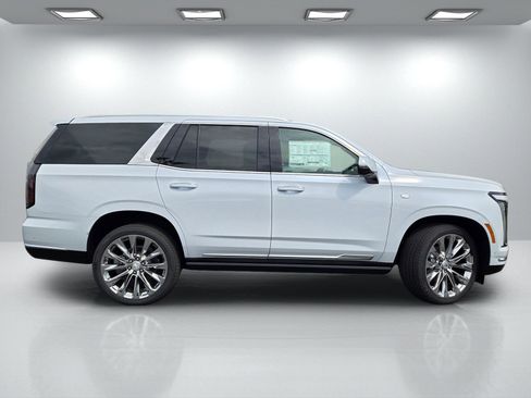 New 2026 Cadillac Escalade Luxury w/ LPO, Radiant Package image 3