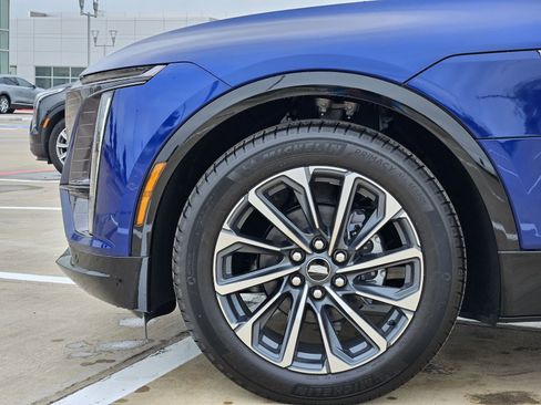 New 2026 Cadillac Lyriq Sport w/ LPO, Floor Liner Package AWD/4WD image 11