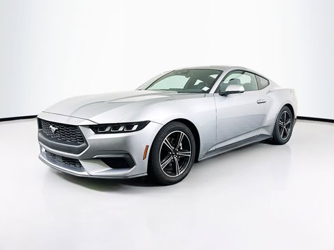 Used 2024 Ford Mustang EcoBoost image 3