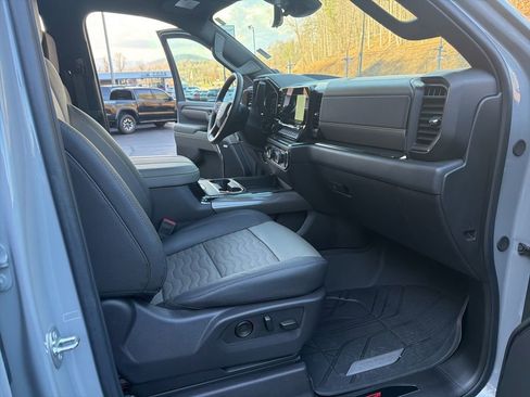 Certified 2024 Chevrolet Silverado 2500 ZR2 w/ Technology Package image 17