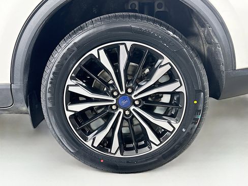 Used 2022 Ford Escape SEL w/ SEL Stealth AWD Package image 11