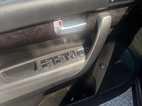 Used 2014 Kia Sorento SX w/ 3rd Row Package AWD/4WD image 47