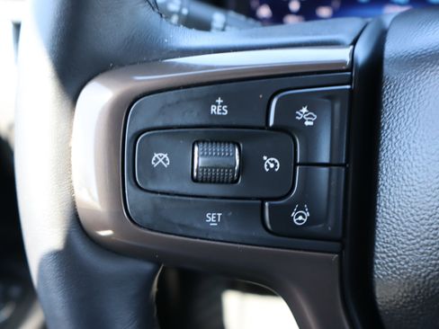 Used 2024 Chevrolet Suburban High Country w/ Advanced Technology Package image 24