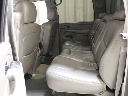 Used 2007 GMC Sierra 2500 SLT w/ Heavy-Duty Power Package image 17