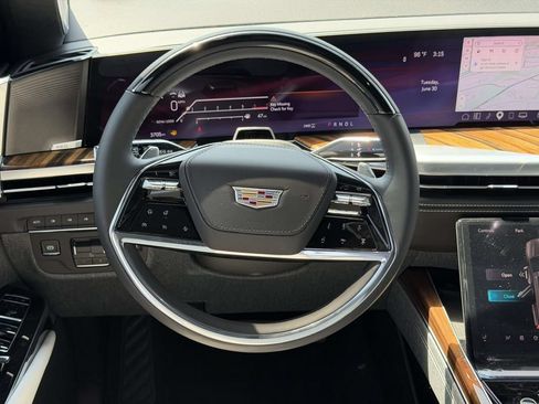 Certified 2026 Cadillac Escalade ESV Platinum Sport w/ LPO, ONYX Package AWD/4WD image 21